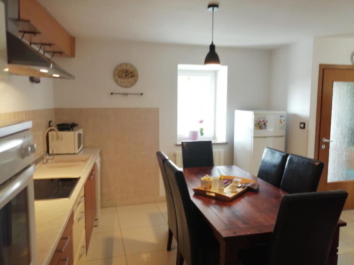 App Isabel Apartamento Žminj Exterior foto