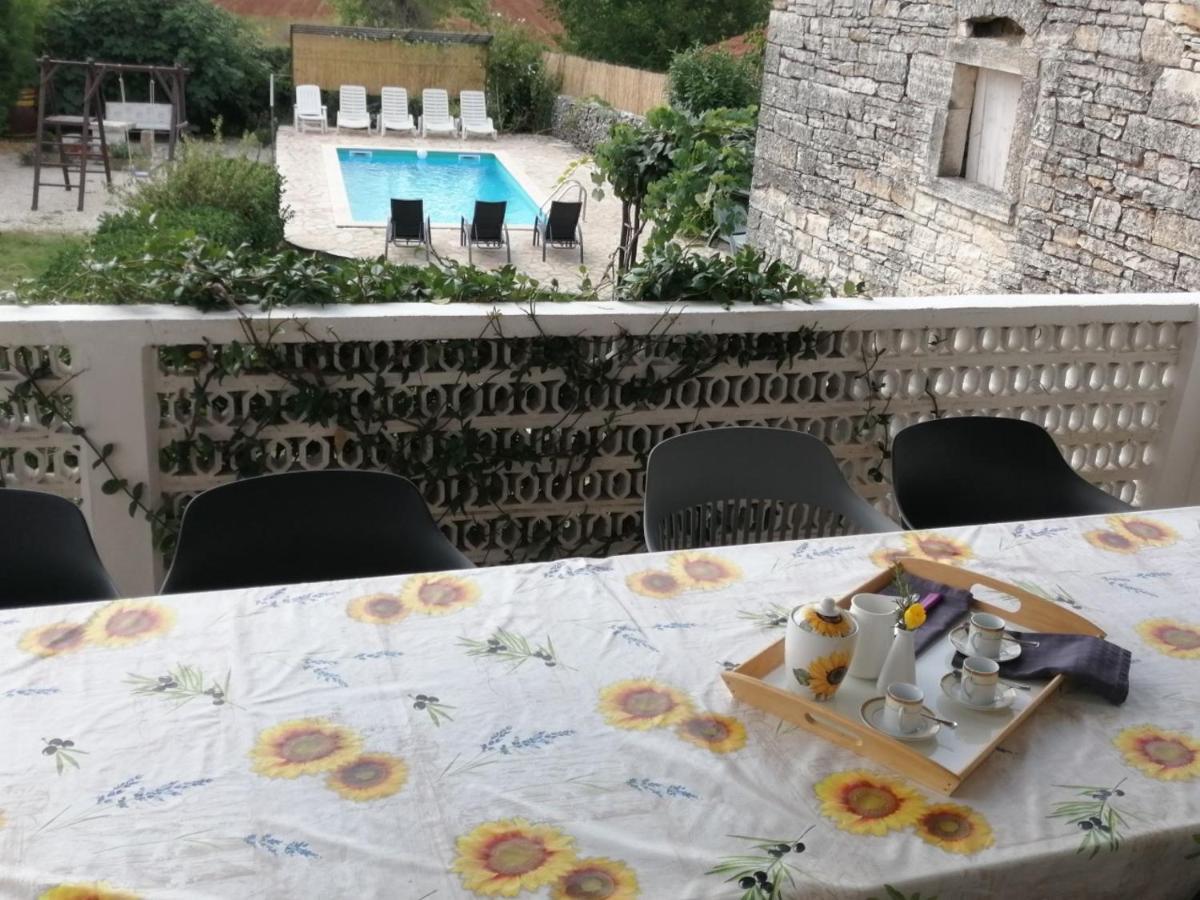 App Isabel Apartamento Žminj Exterior foto